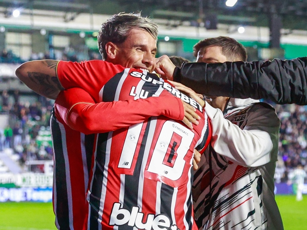 São Paulo brilha com Ferreirinha e Luciano e vence o Juventude na partida emocionante