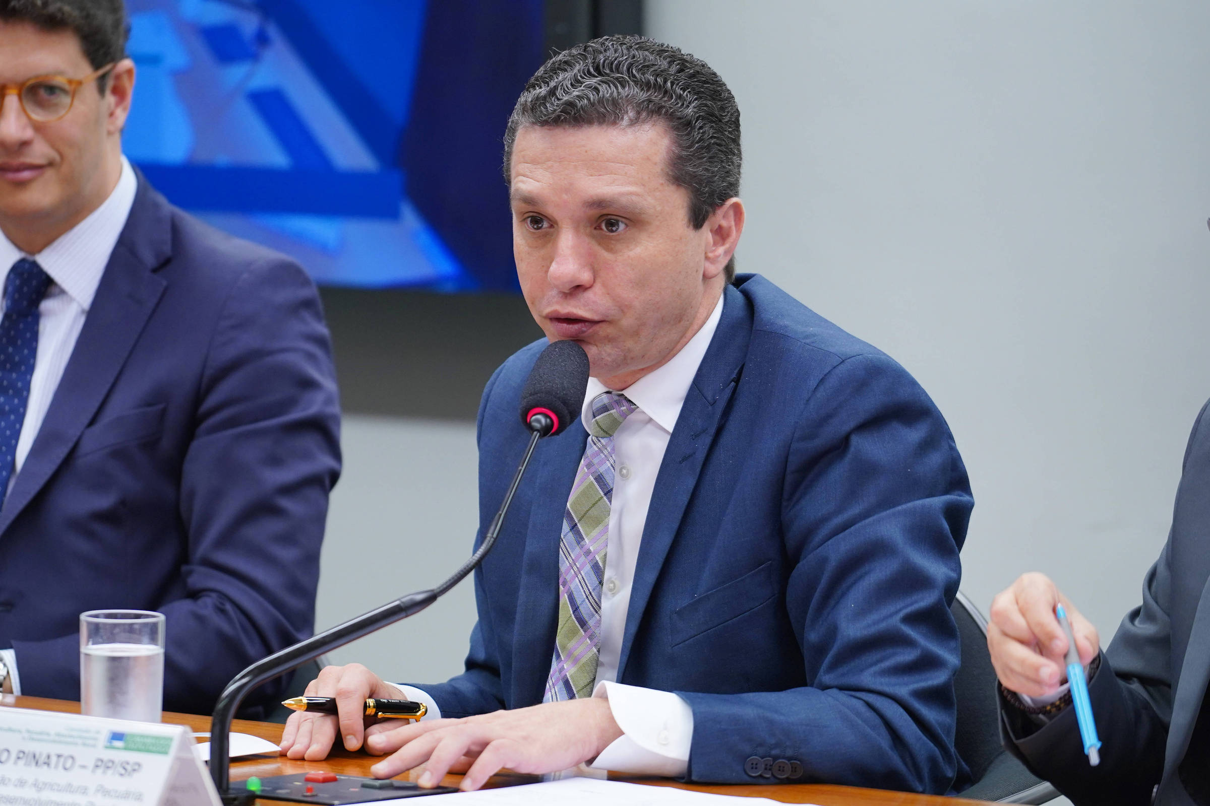 Entidade sob investigação da PF financia despesas de frente parlamentar rural
