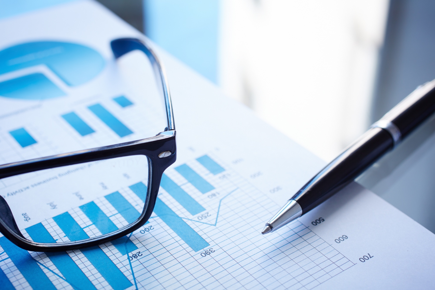 Fundos registram resgate líquido de R$ 37,8 bi no semestre, com multimercados em queda