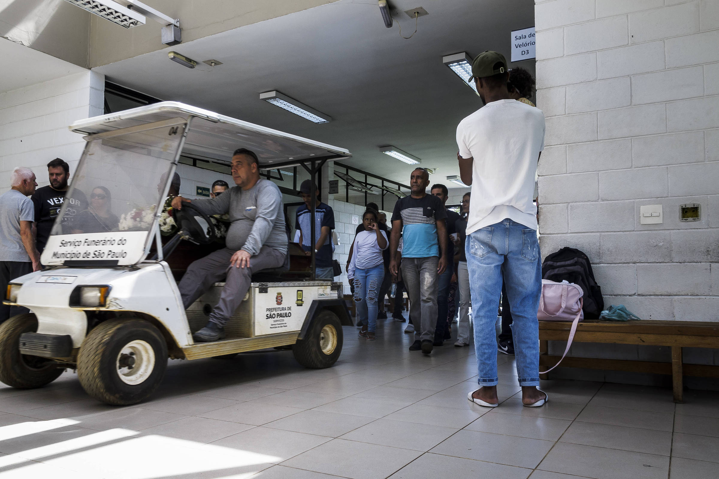 Concessionárias de funerárias em SP combatem empresas clandestinas no setor