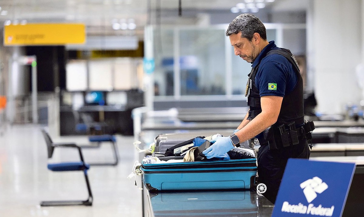 Aeroporto de Guarulhos apreende mais de duas toneladas de drogas em operação policial