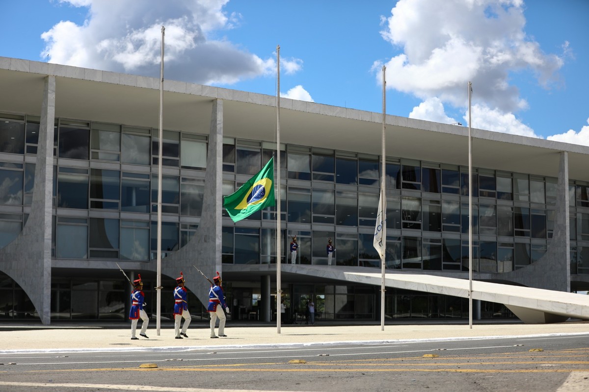 Governo aumenta impostos enquanto renúncias fiscais crescem sem controle