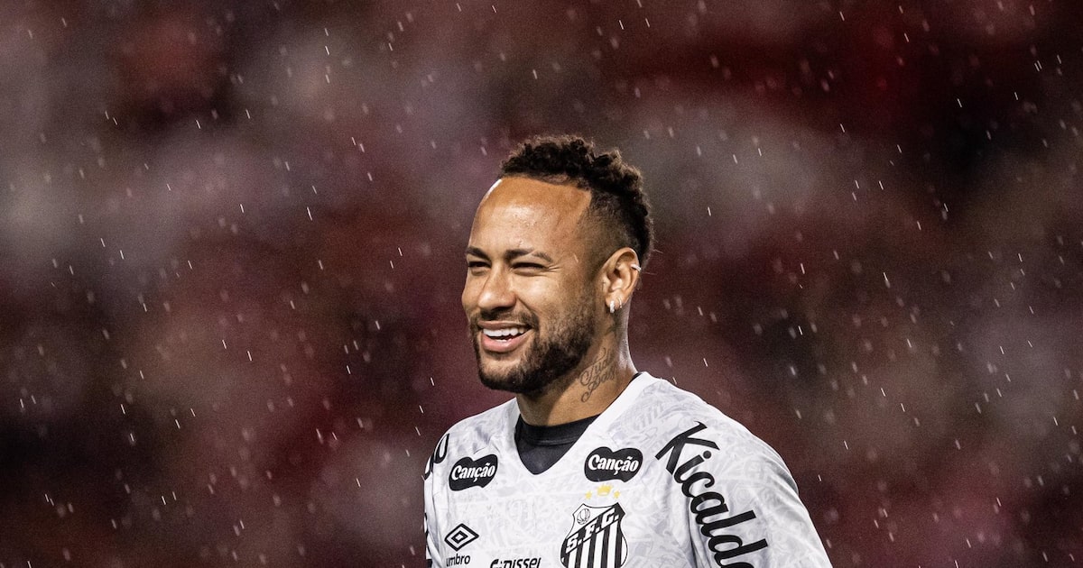 Santos busca convencer Neymar a renovar contrato após dúvidas do jogador
