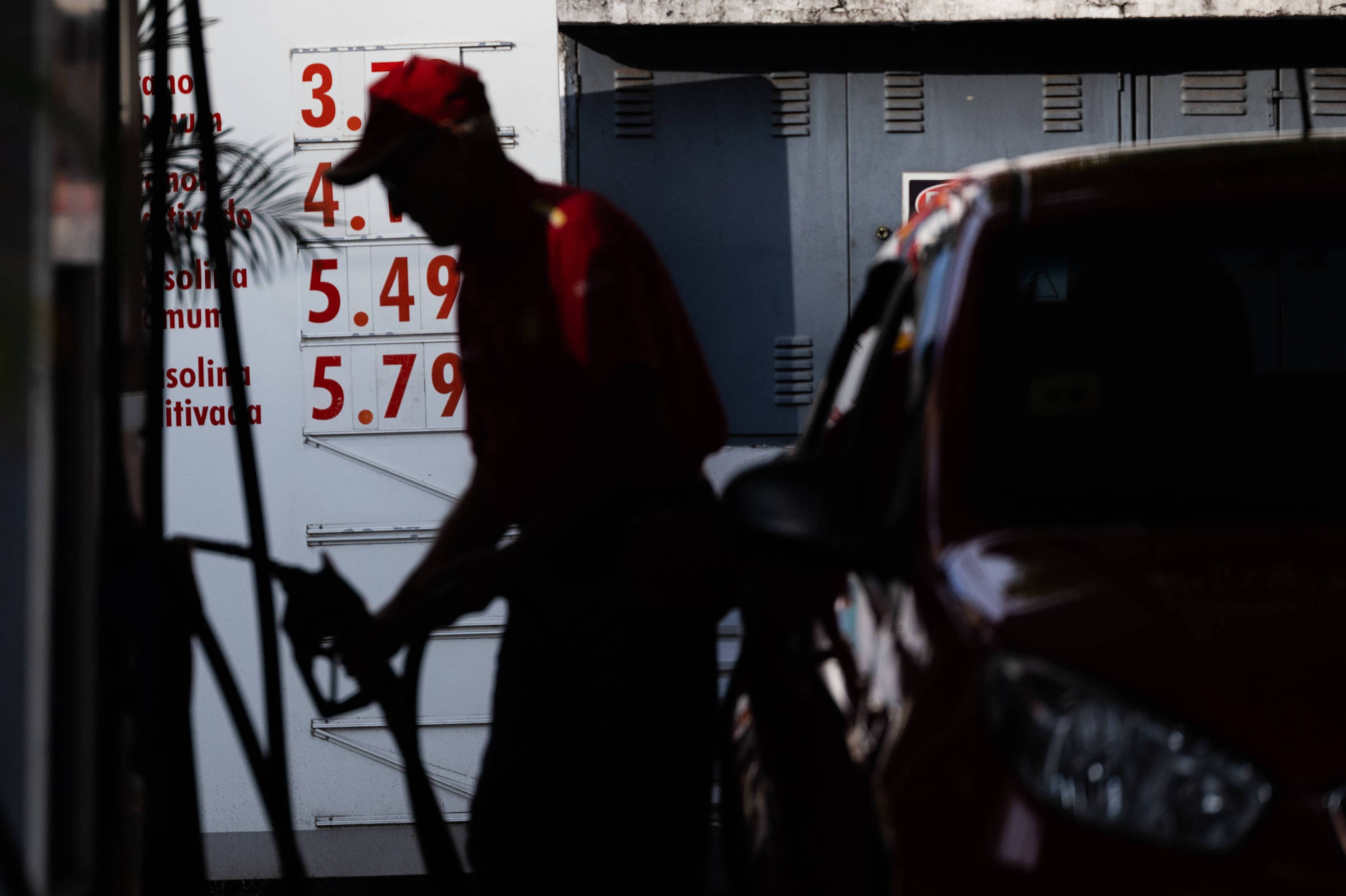 Posto de gasolina na zona oeste de São Paulo (Foto: Danilo Verpa - 1º.mar.2023/Folhapress)