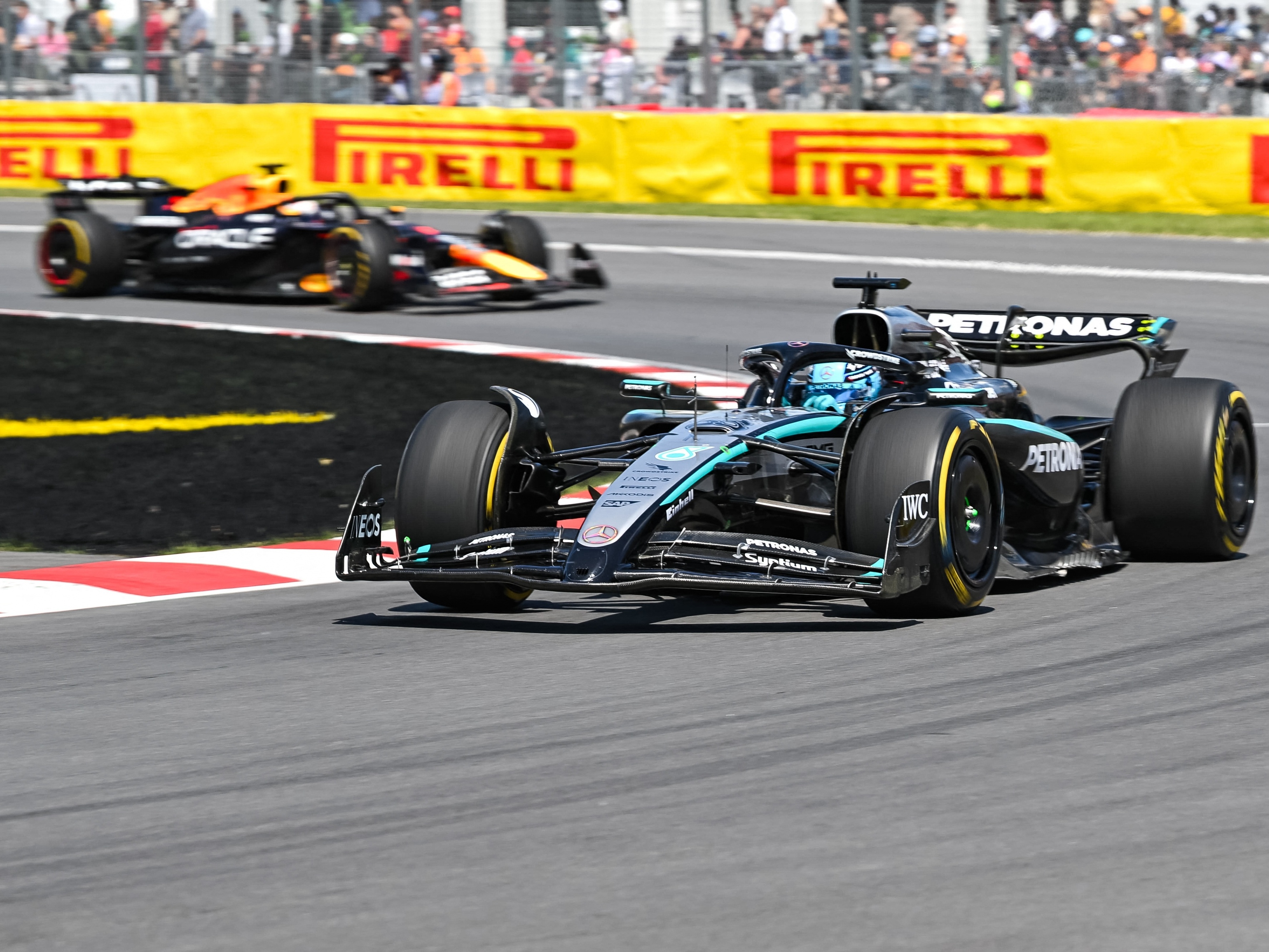Russell conquista vitória no Canadá enquanto Norris abandona após colisão