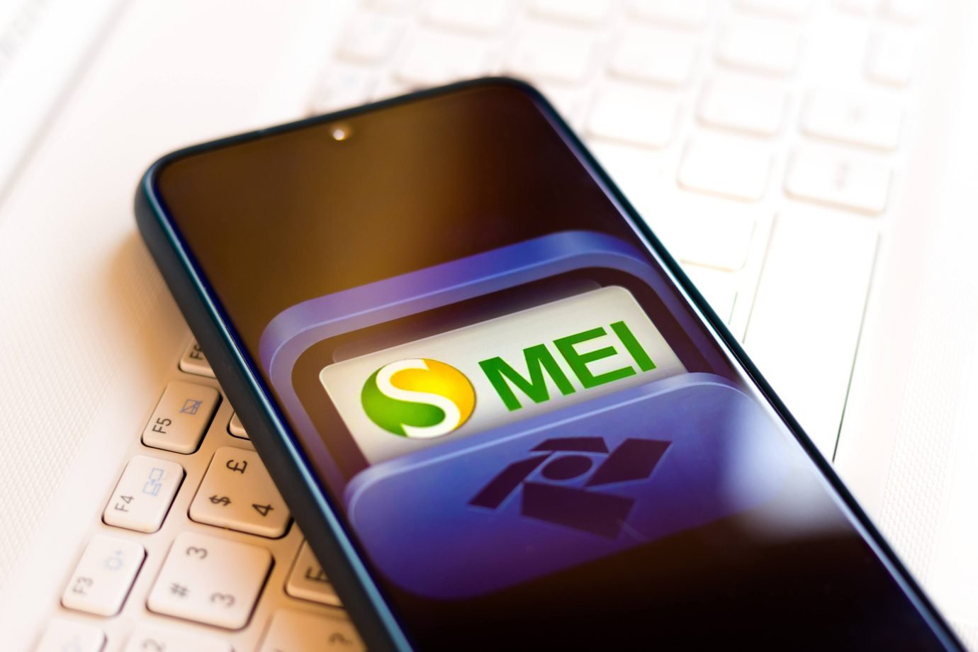 Como fazer a transição de MEI para ME e quais são os requisitos necessários