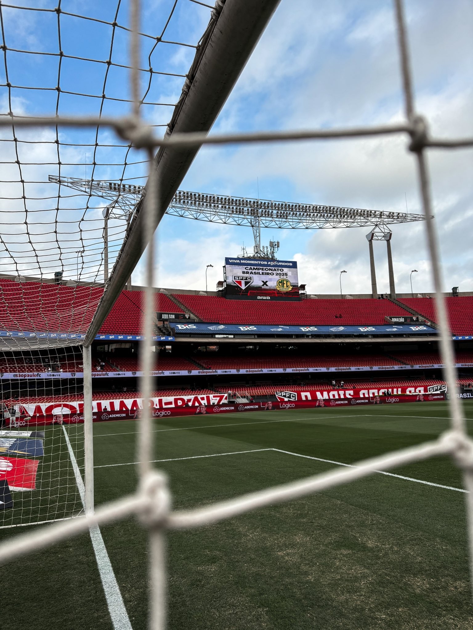 São Paulo enfrenta Talleres em busca da liderança na Libertadores