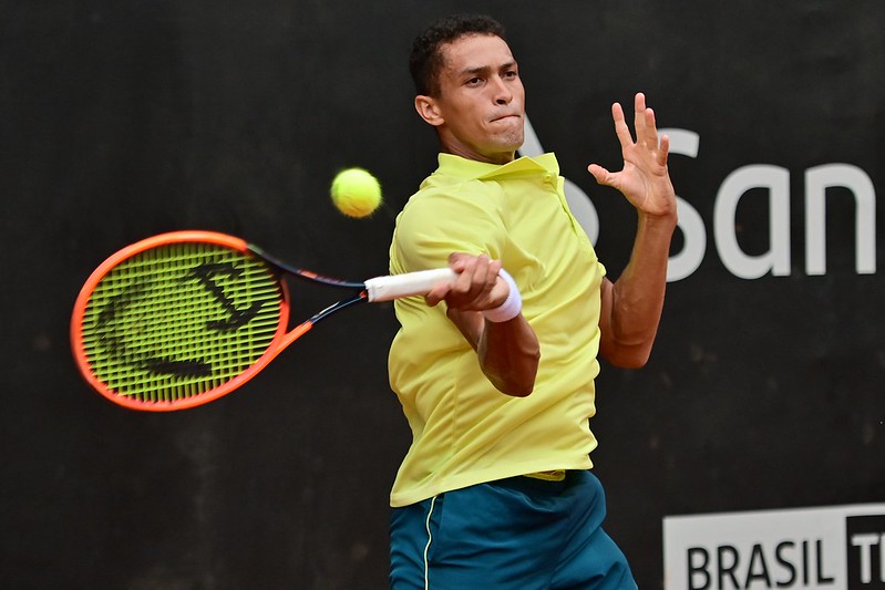 Saraiva avança para a semifinal na Colômbia enquanto Almeida e Gimenez disputam quartas
