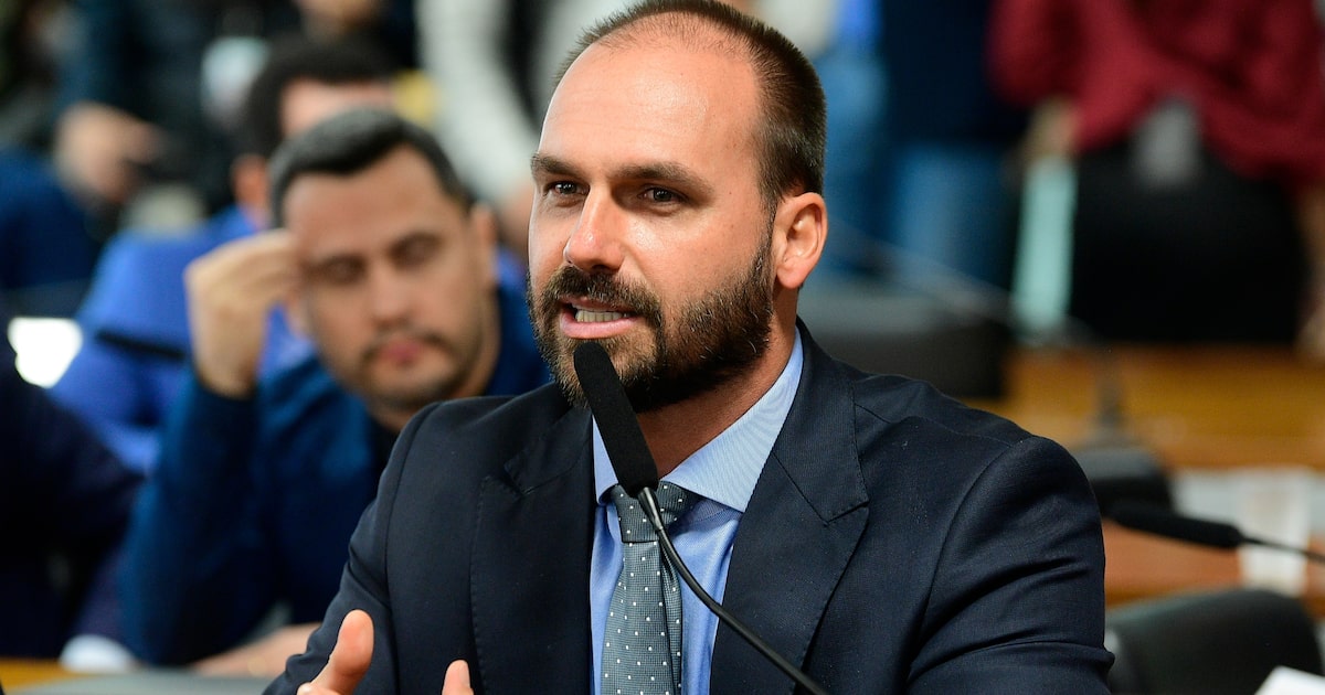 Eduardo Bolsonaro ameaça Moraes e menciona apoio de Trump em declaração polêmica