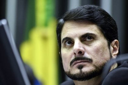 Marcos do Val invoca visto ‘categoria S’ após desobediência ao STF
