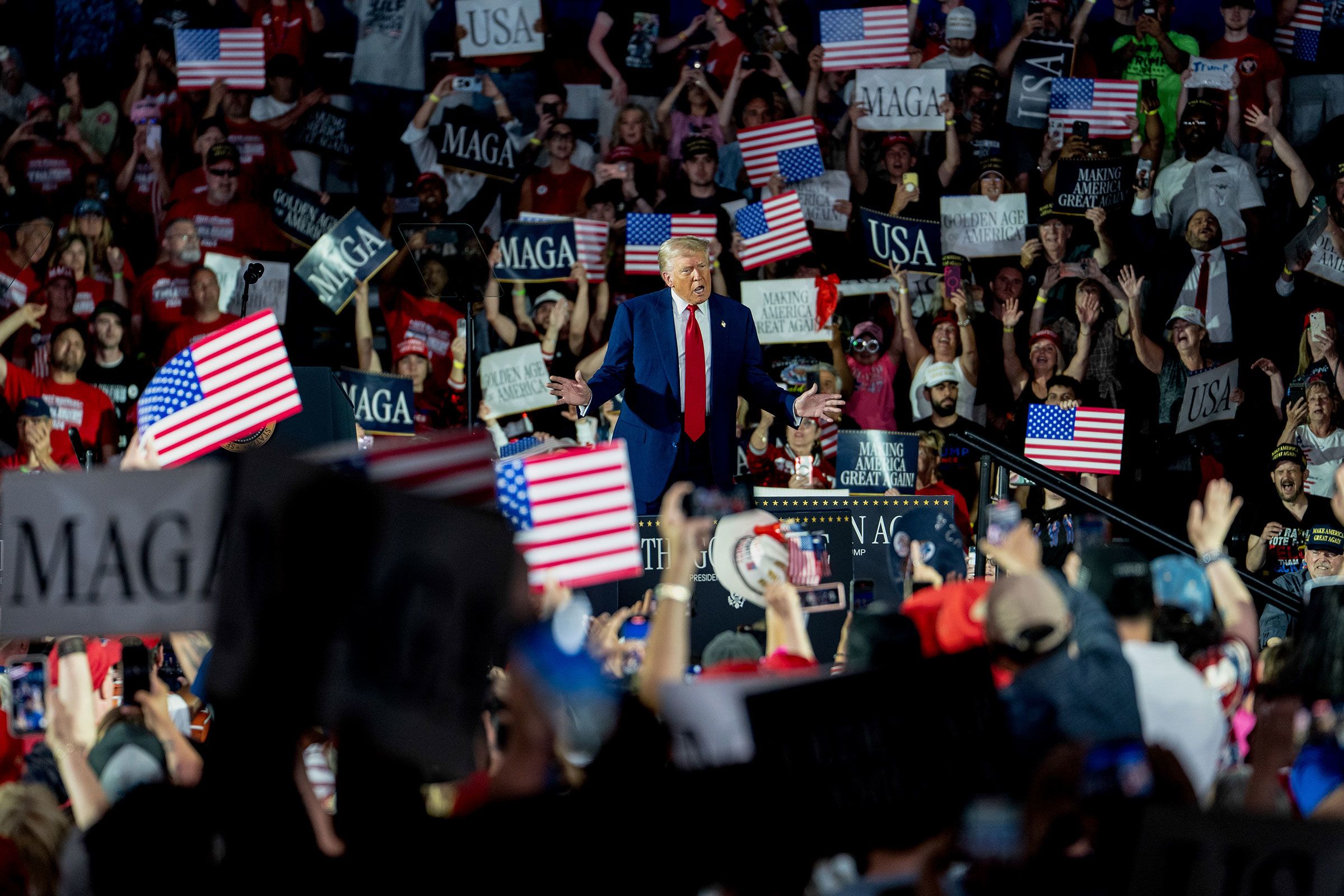 Trump enfrenta queda de popularidade entre grupos de eleitores-chave em seu segundo mandato