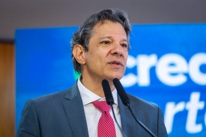 Haddad avança em diálogo sobre tarifas e planeja nova reunião com secretário americano