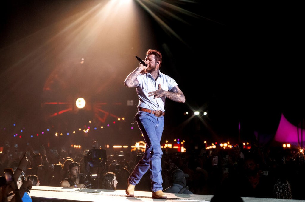 Post Malone é o headliner do Cattle Baron's Ball de 2025, um grande evento no Texas para arrecadação de fundos para pesquisa sobre câncer. (Foto: Reprodução)