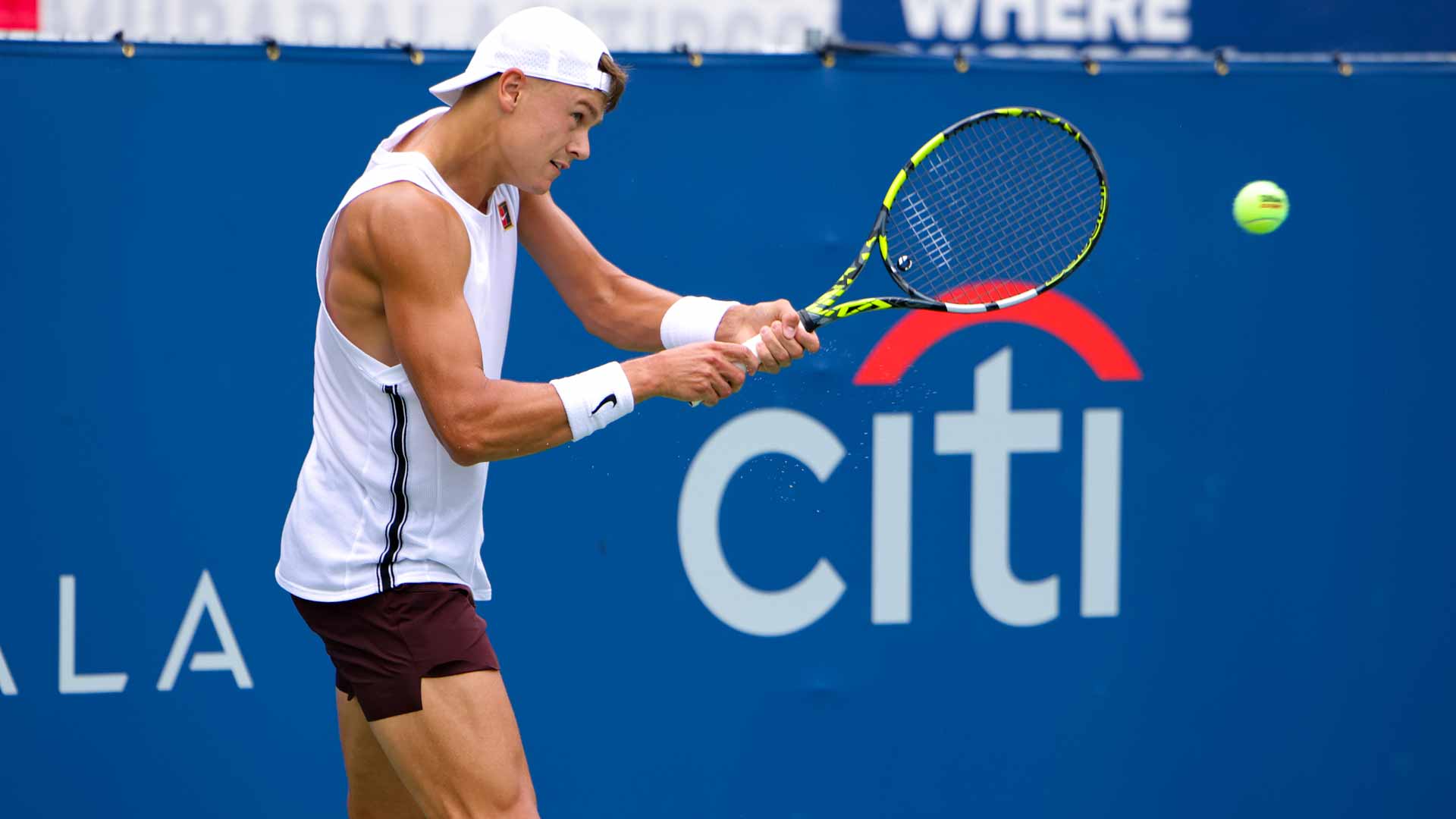 Rune se lesiona e desiste de participar do ATP de Washington