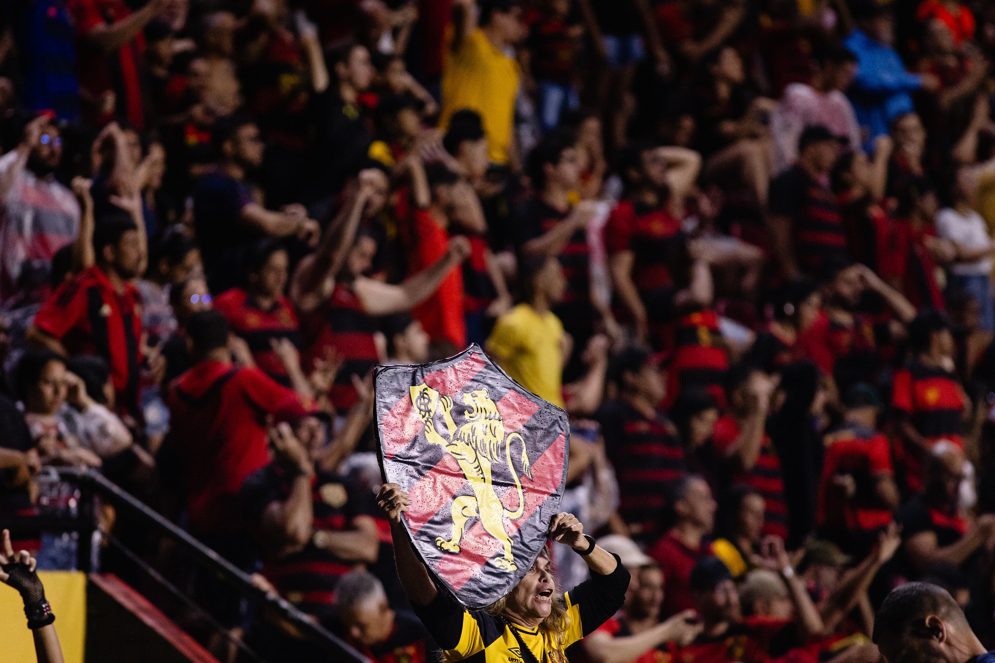 Torcida do Sport esgota ingressos para duelo decisivo contra o Santos na Ilha