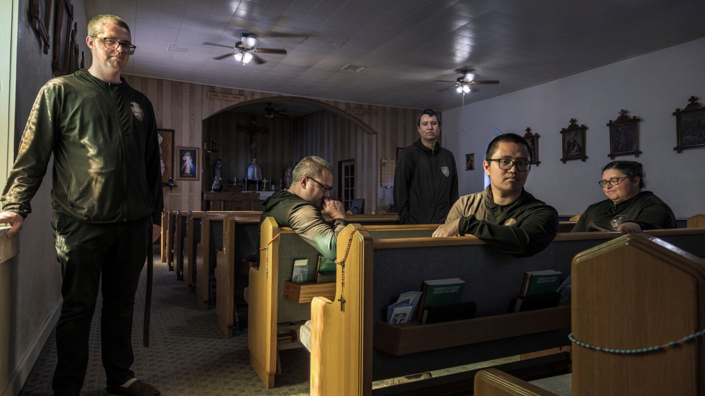 Católicos revitalizam vila remota no Arizona antes de ordem de desocupação da diocese