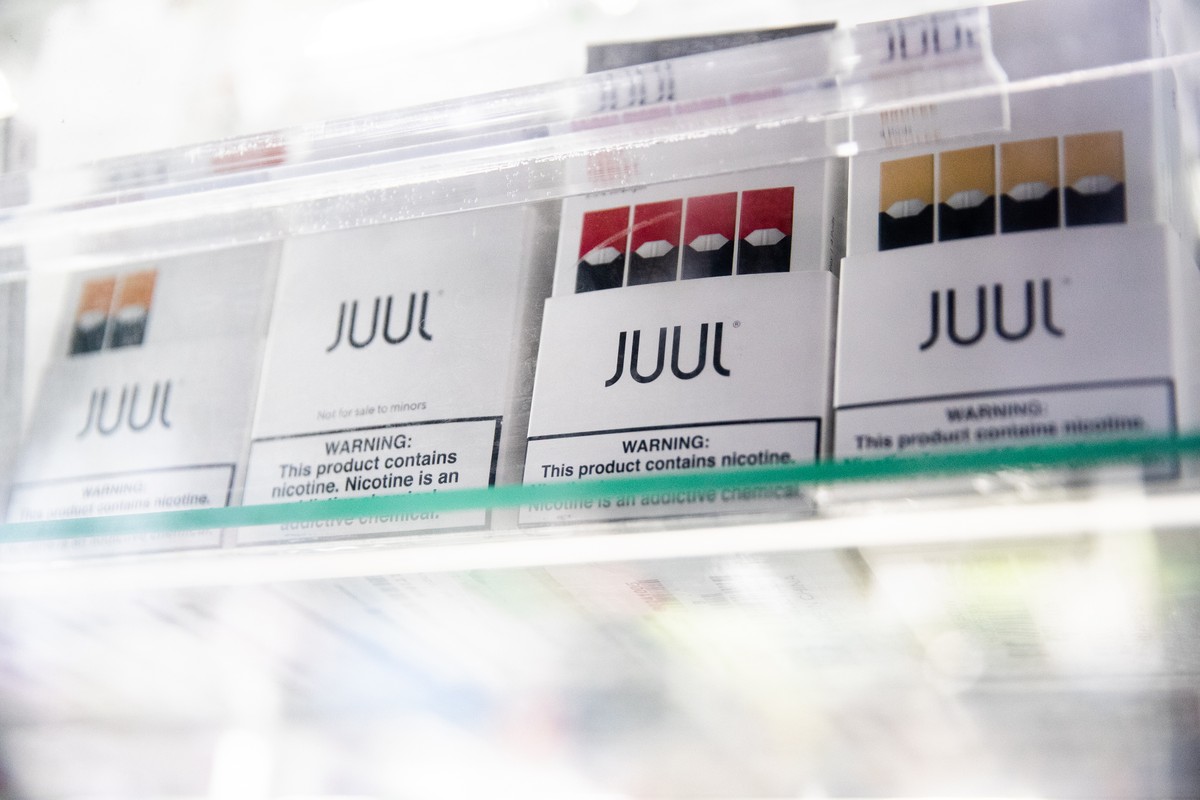 EUA autorizam venda de vapes da marca Juul após revisão regulatória