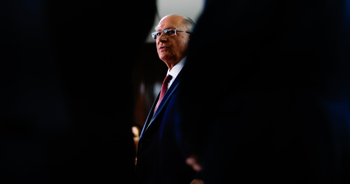 Alckmin defende negociação urgente e admite prorrogação das tarifas de transporte