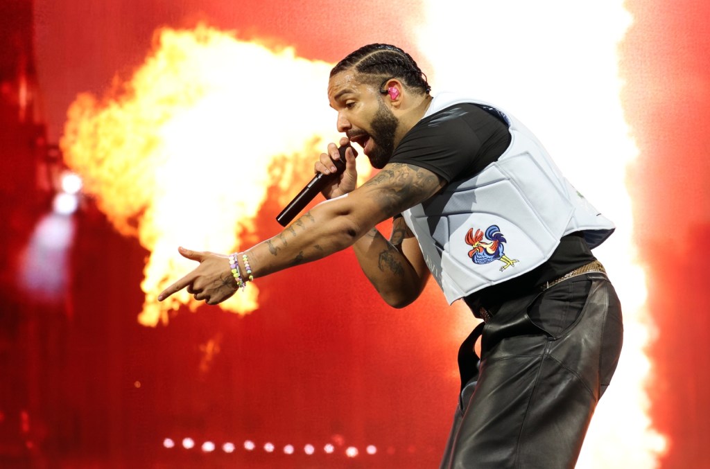Drake apresenta setlist global no terceiro dia do Wireless Festival 2025