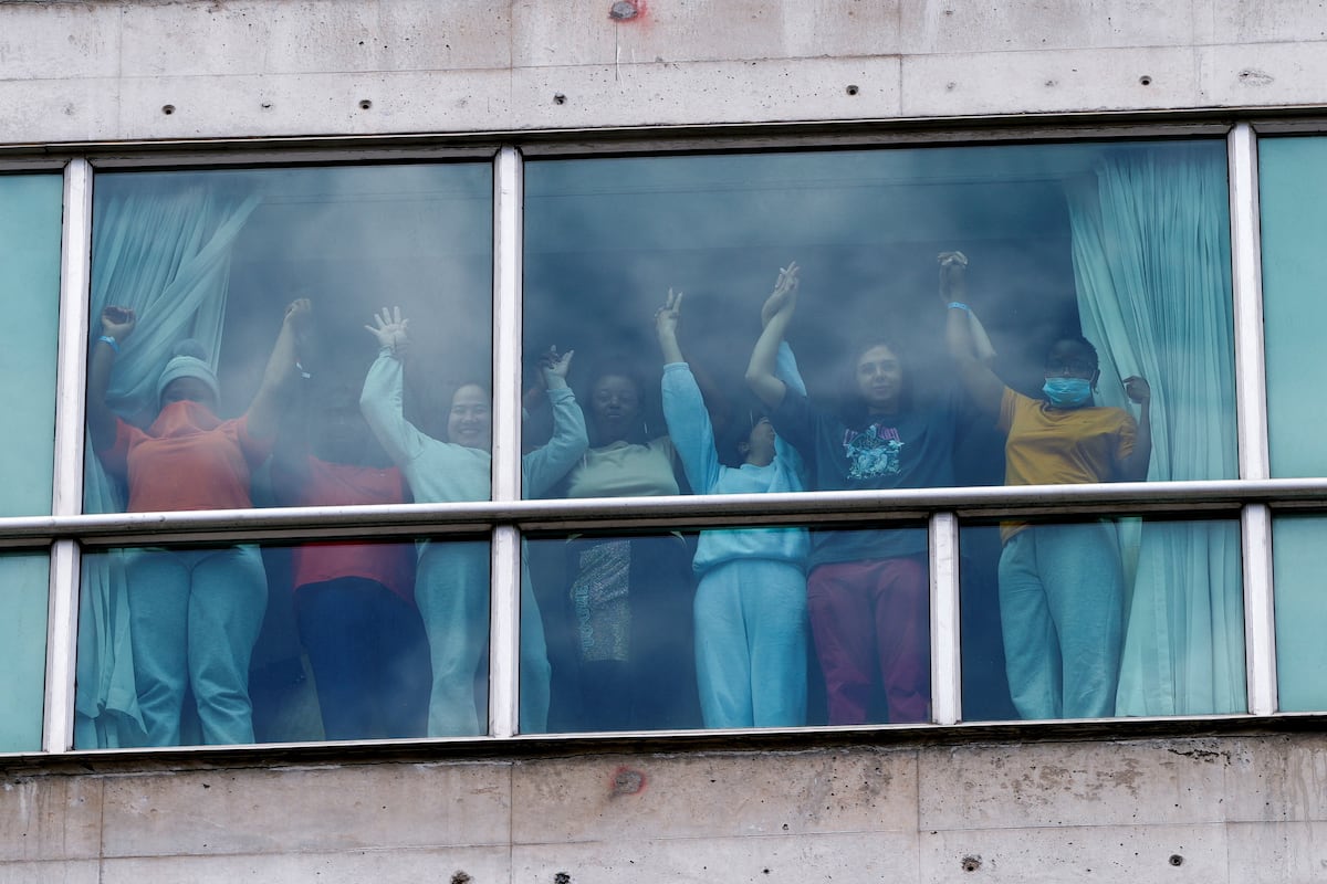 Um hotel onde se alojam migrantes de Asia e Oriente Médio após serem deportados para Panamá desde os Estados Unidos, em 18 de fevereiro de 2025. (Foto: Enea Lebrun/REUTERS)