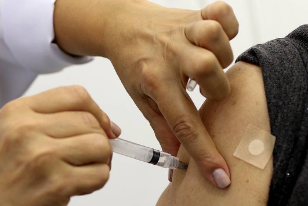 Hepatite A registra aumento alarmante de 325% no Brasil entre 2022 e 2024