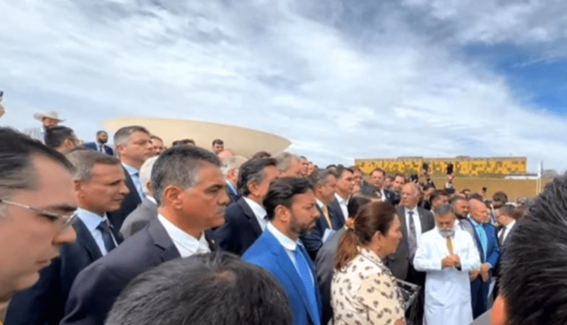 Oposição propõe 'paz' após a prisão de Jair Bolsonaro e busca diálogo nacional