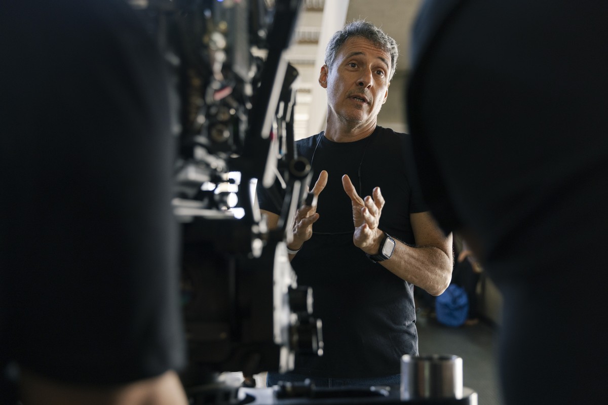 Roberto Santucci estreia na direção de filme de ação após sucessos na comédia