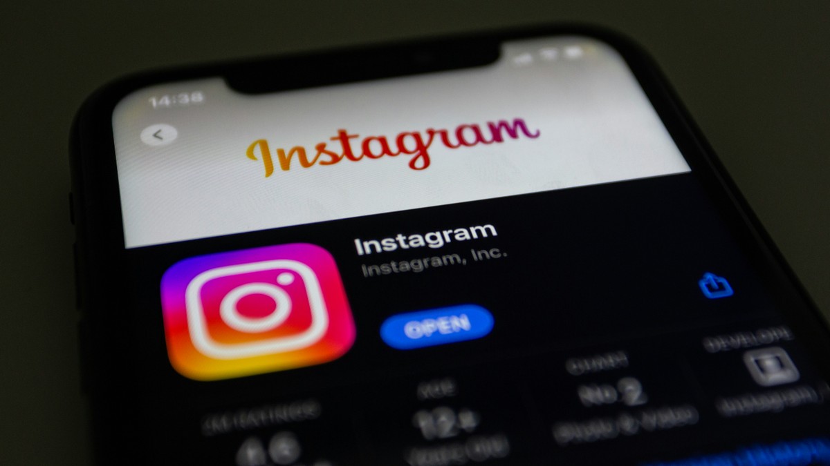 Celular com o aplicativo Instagram (Foto: Unsplash)
