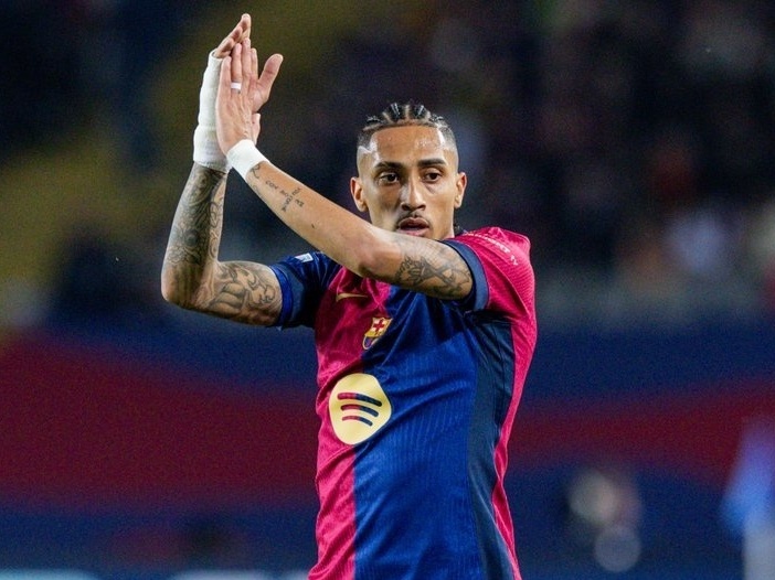 Raphinha comemora gol marcado pelo Barcelona contra o Borussia Dortmund na Champions (Foto: Divulgação/Barcelona)