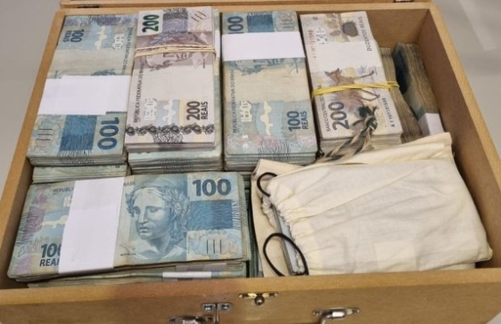 PF realiza prisões por lavagem de dinheiro ligada ao tráfico de drogas em SP
