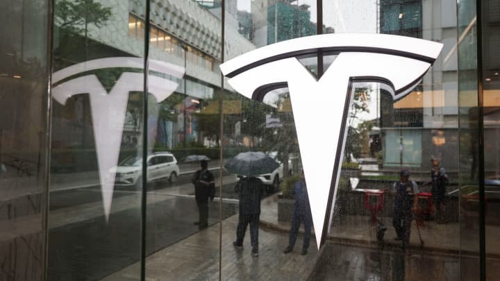 Tesla divulga resultados financeiros e analistas projetam expectativas para o futuro