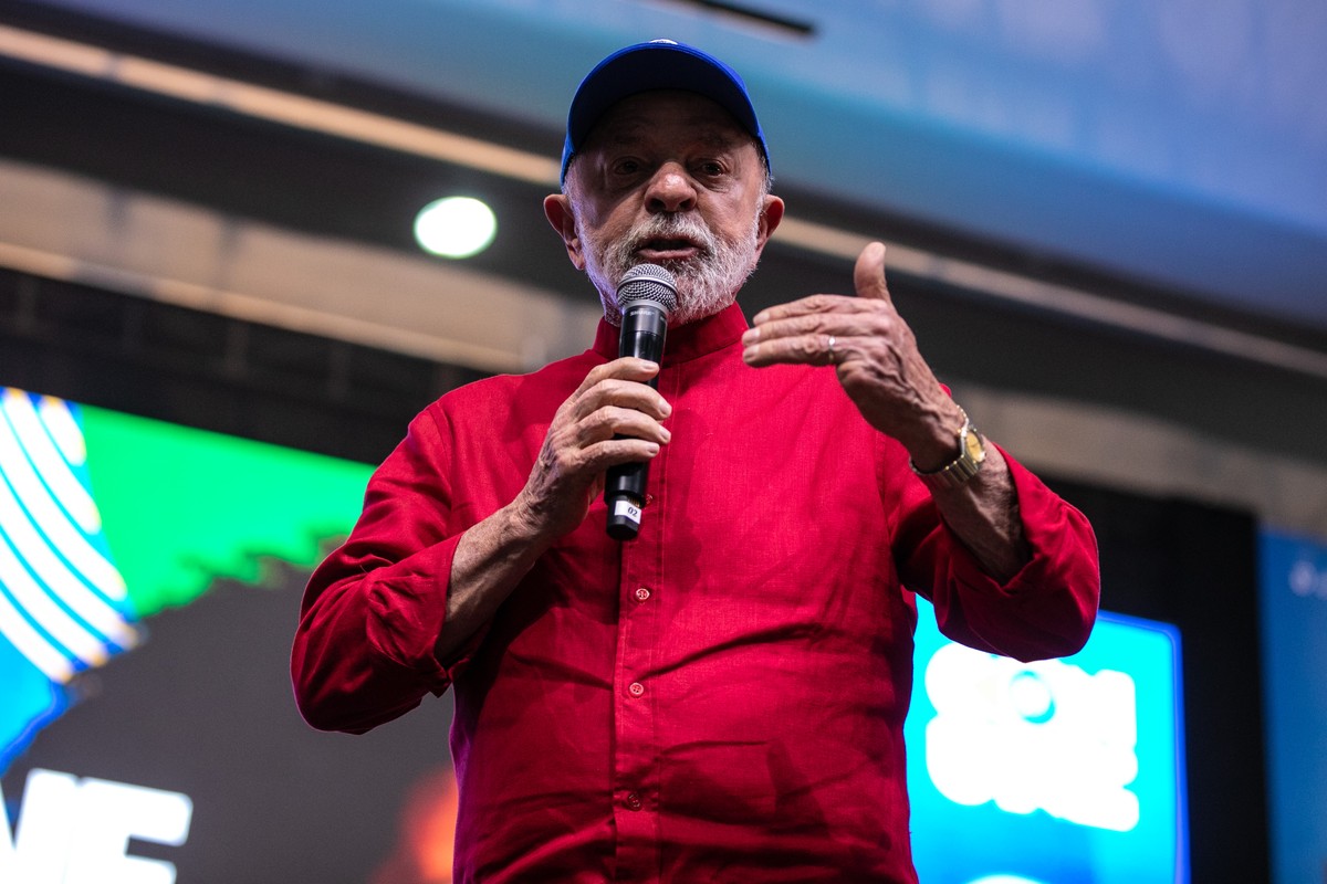 Lula critica Congresso e Bolsonaro enquanto se prepara para 2026 em novo cenário político