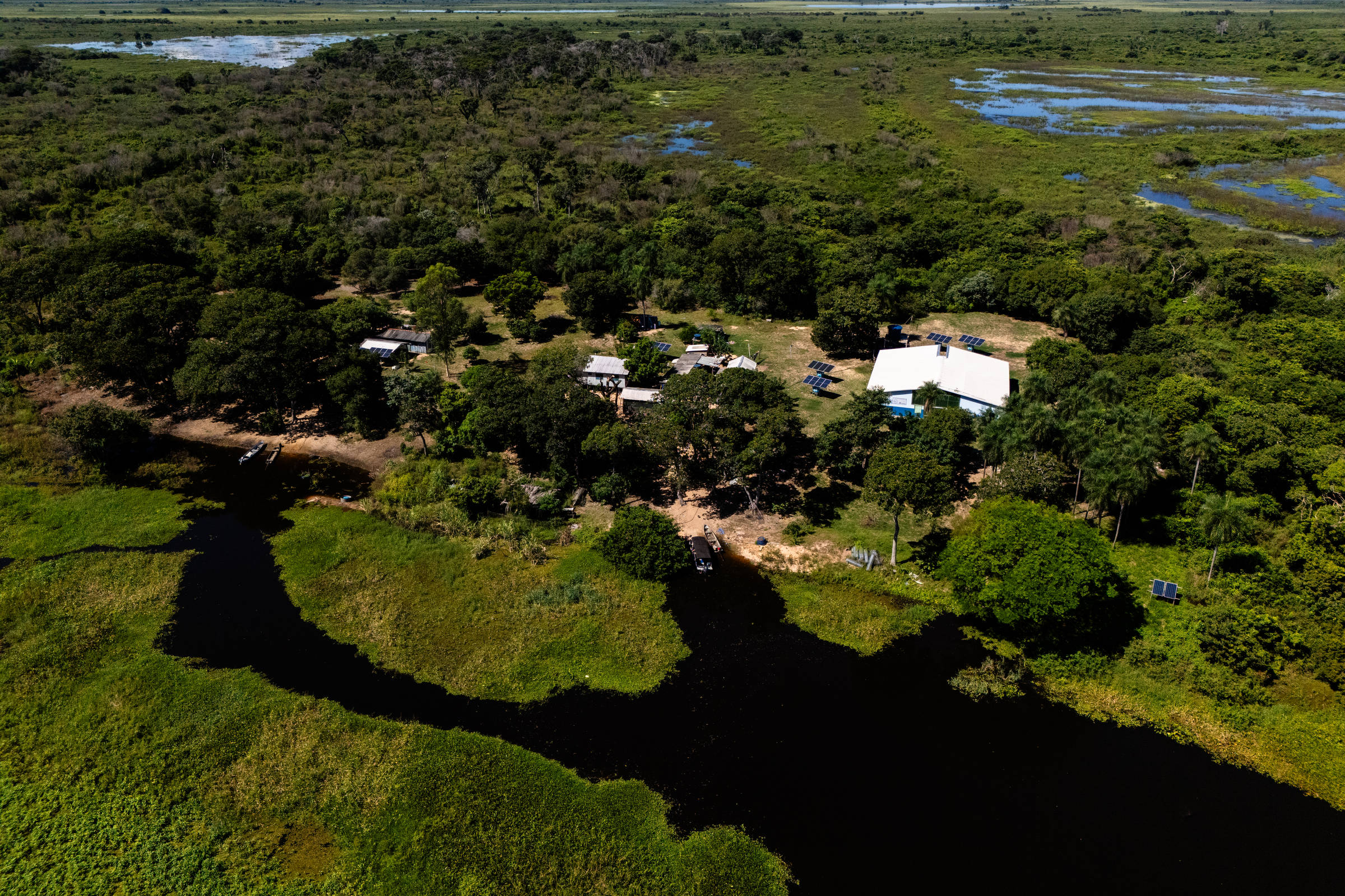 Ribeirinhos do pantanal enfrentam dificuldades de saúde e queimadas constantes