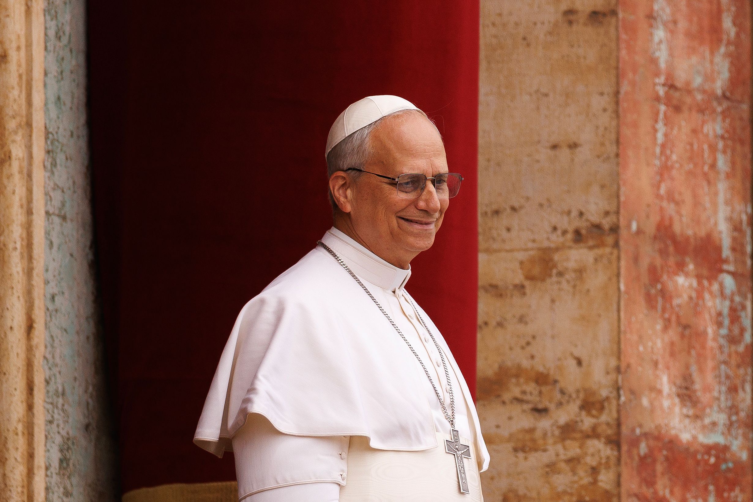 Pope Leo é empossado com popemobile, anel de sinete e cerimônia de noivado