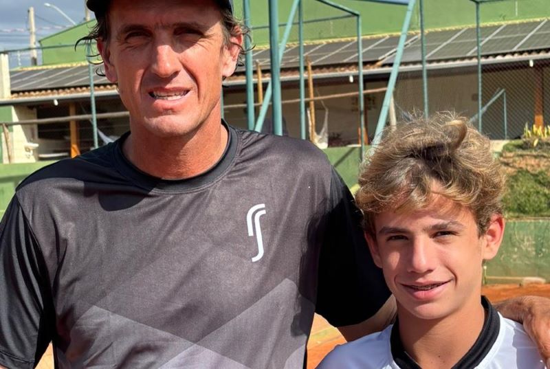 Miguel Ferraz e Flávia Cherobim representam Brasil em Wimbledon aos 14 anos