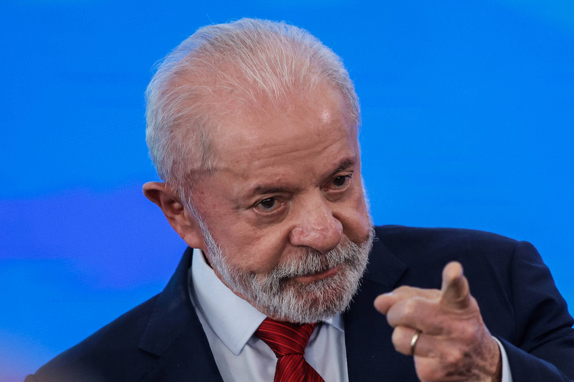 Lula critica Bolsonaro e sugere que ele deveria ser preso
