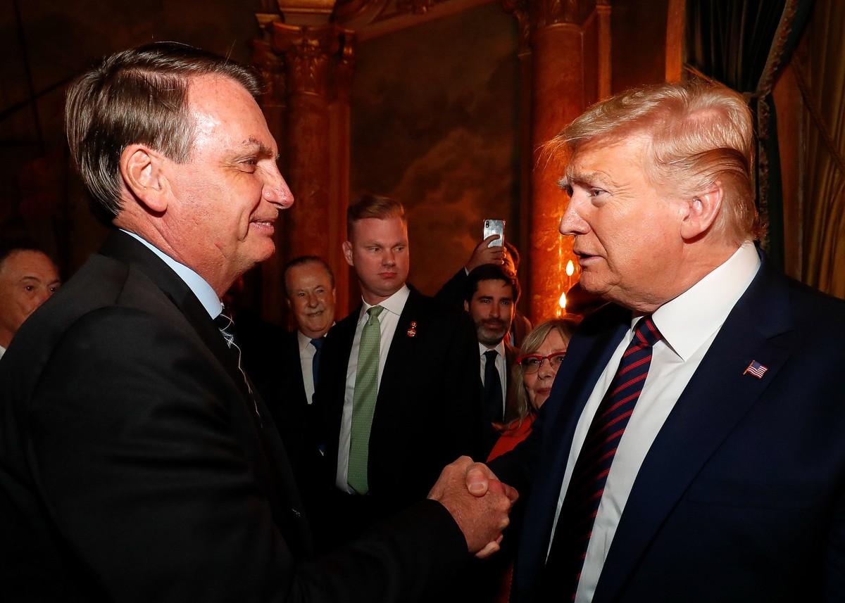 Governo Trump propôs asilo, revela aliado em transmissão ao vivo