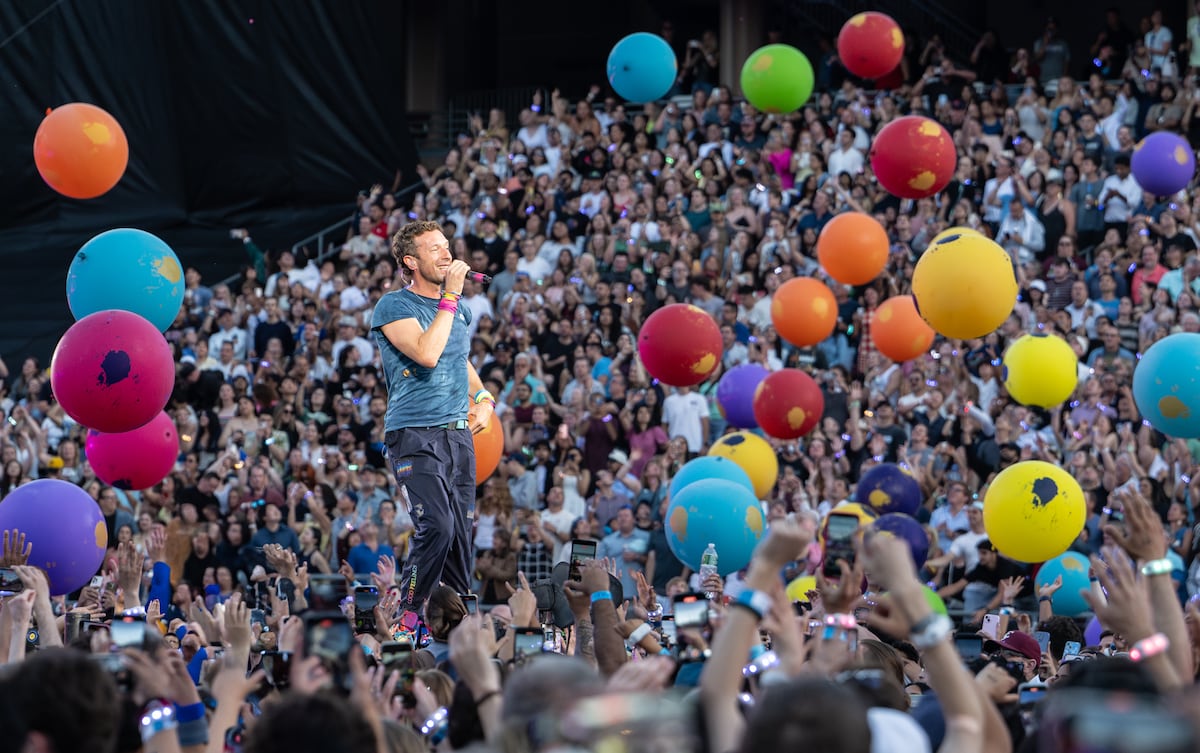 Protagonista da 'Kiss Cam' de Coldplay deixa emprego após fama mundial
