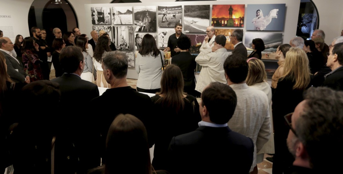 Exposição do centenário do GLOBO é inaugurada na Casa Roberto Marinho com imagens históricas