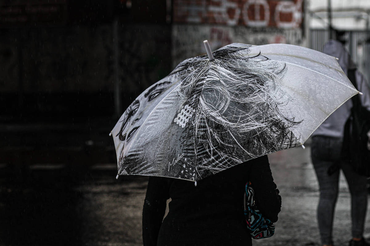 Clima ameno e chuvoso marca o início da semana em São Paulo e na Baixada Santista