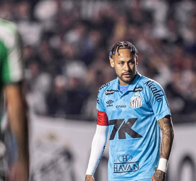 Neymar critica desempenho do Santos em desabafo no vestiário após partida