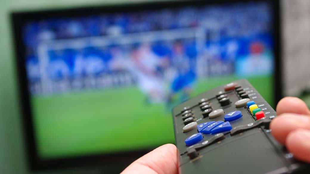 Futebol ao vivo: confira os jogos de hoje e onde assistir na sexta-feira