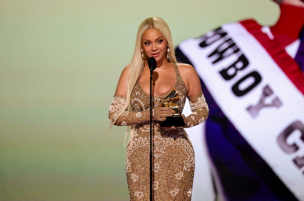 Fã de Beyoncé provoca correria em escada rolante e deixa 11 feridos em Atlanta