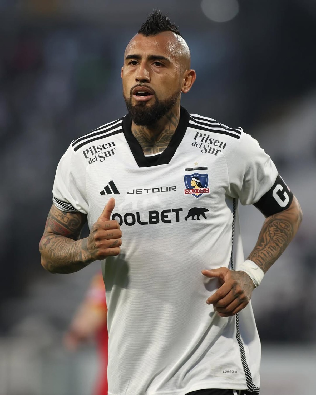 Arturo Vidal atua no clube chileno Colo-Colo, após passagens por Flamengo e Athletico Paranaense. (Foto: Reprodução)