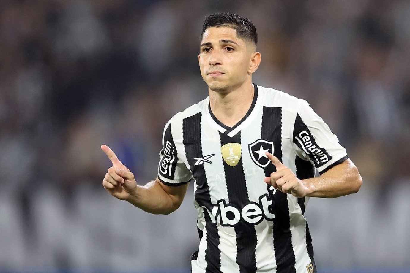 Botafogo e Ceará duelam no Nilton Santos em busca de pontos no Brasileirão