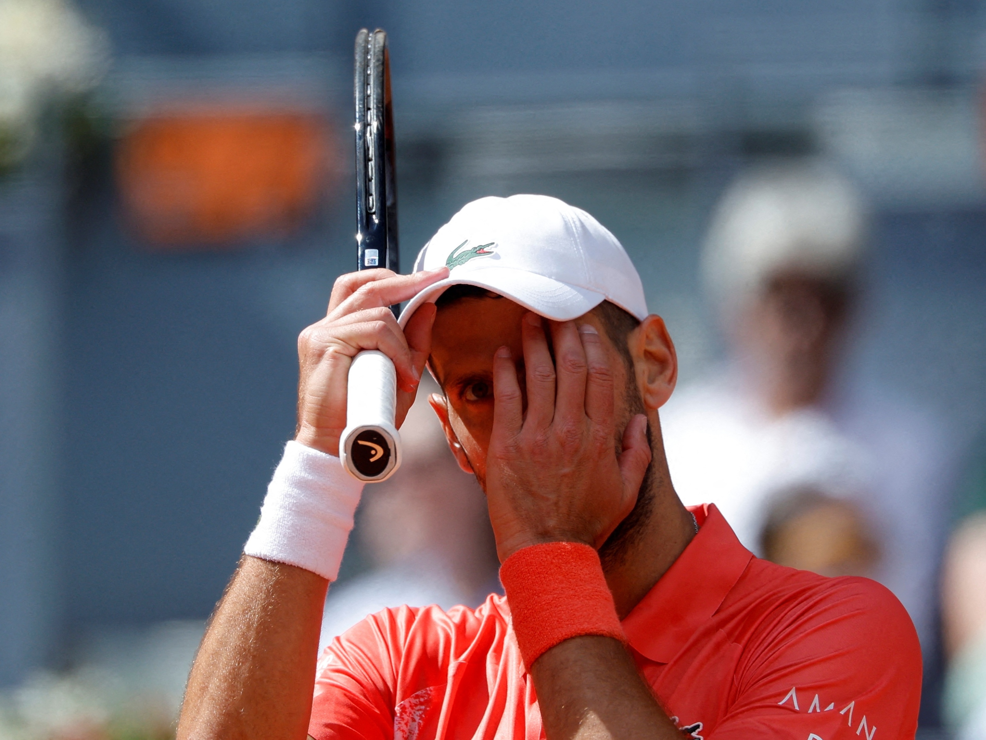 Novak Djokovic perde para Matteo Arnaldi pelo Masters 1000 de Madri (Foto: REUTERS/Juan Medina)