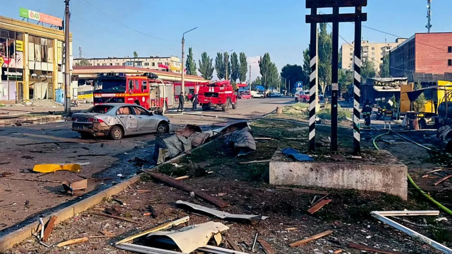 Ataque devastador em cidade ucraniana deixa dois mortos, afirma Zelensky