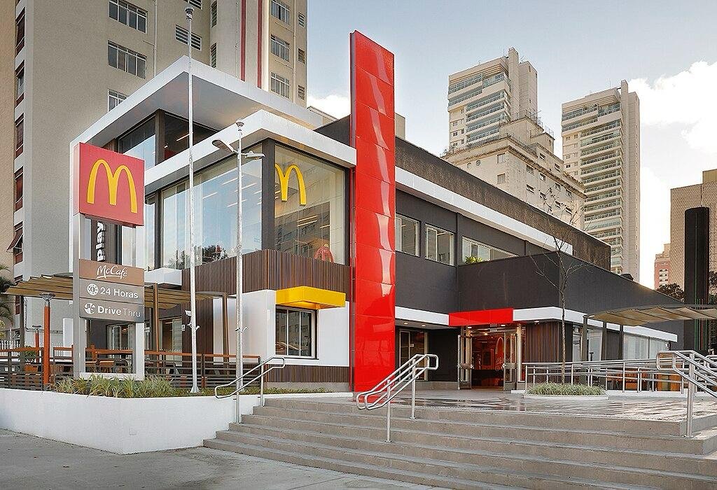 De vendedor de máquinas de milk-shake a magnata do fast food no McDonald’s