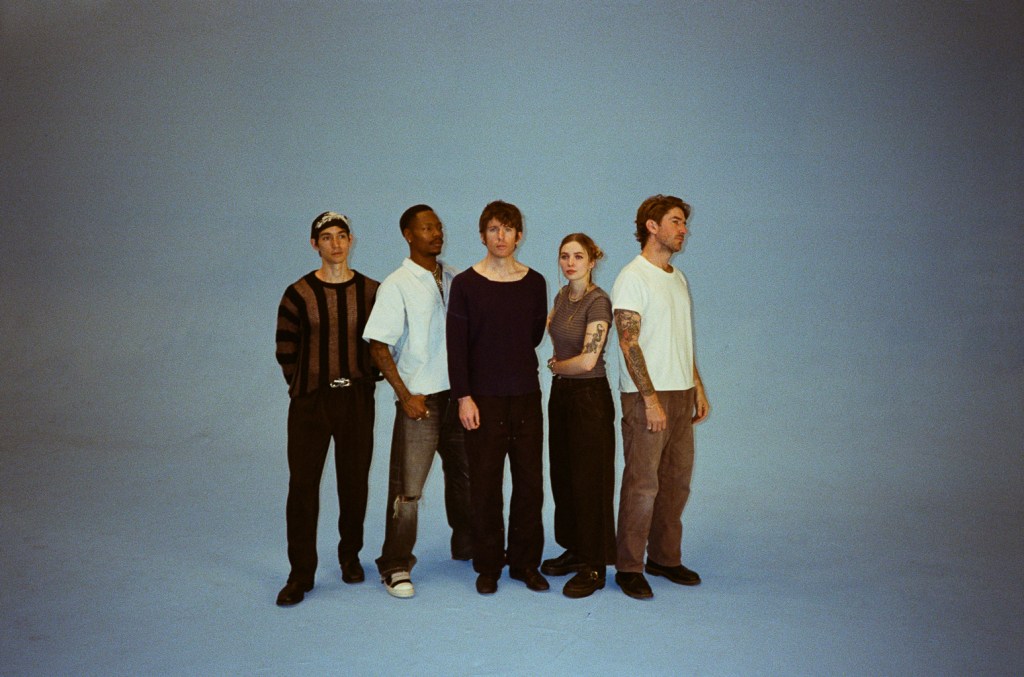 Turnstile anunciou a data de lançamento do aguardado novo álbum 'Never Enough' e compartilhou sua faixa-título. Ouça aqui. (Foto: Reprodução)