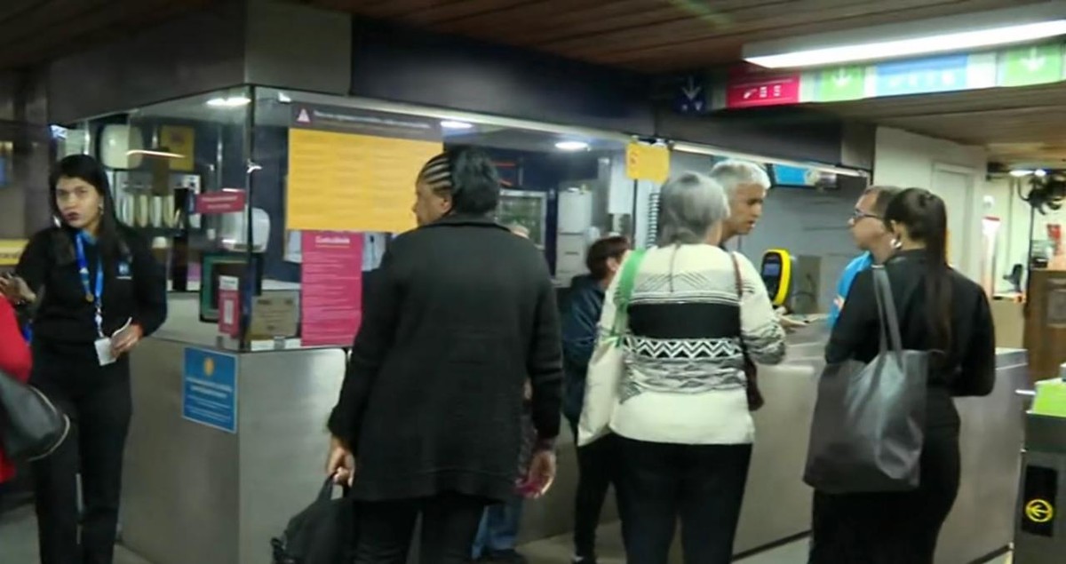 Linhas 1 e 4 do metrô têm circulação interrompida após incidente na estação Catete